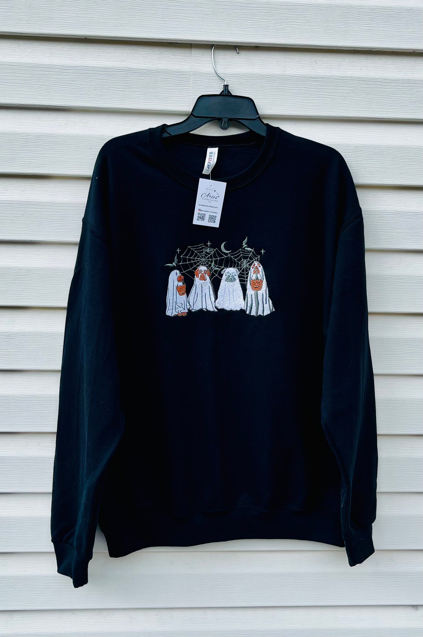 Ghost dogs embroidered crewneck