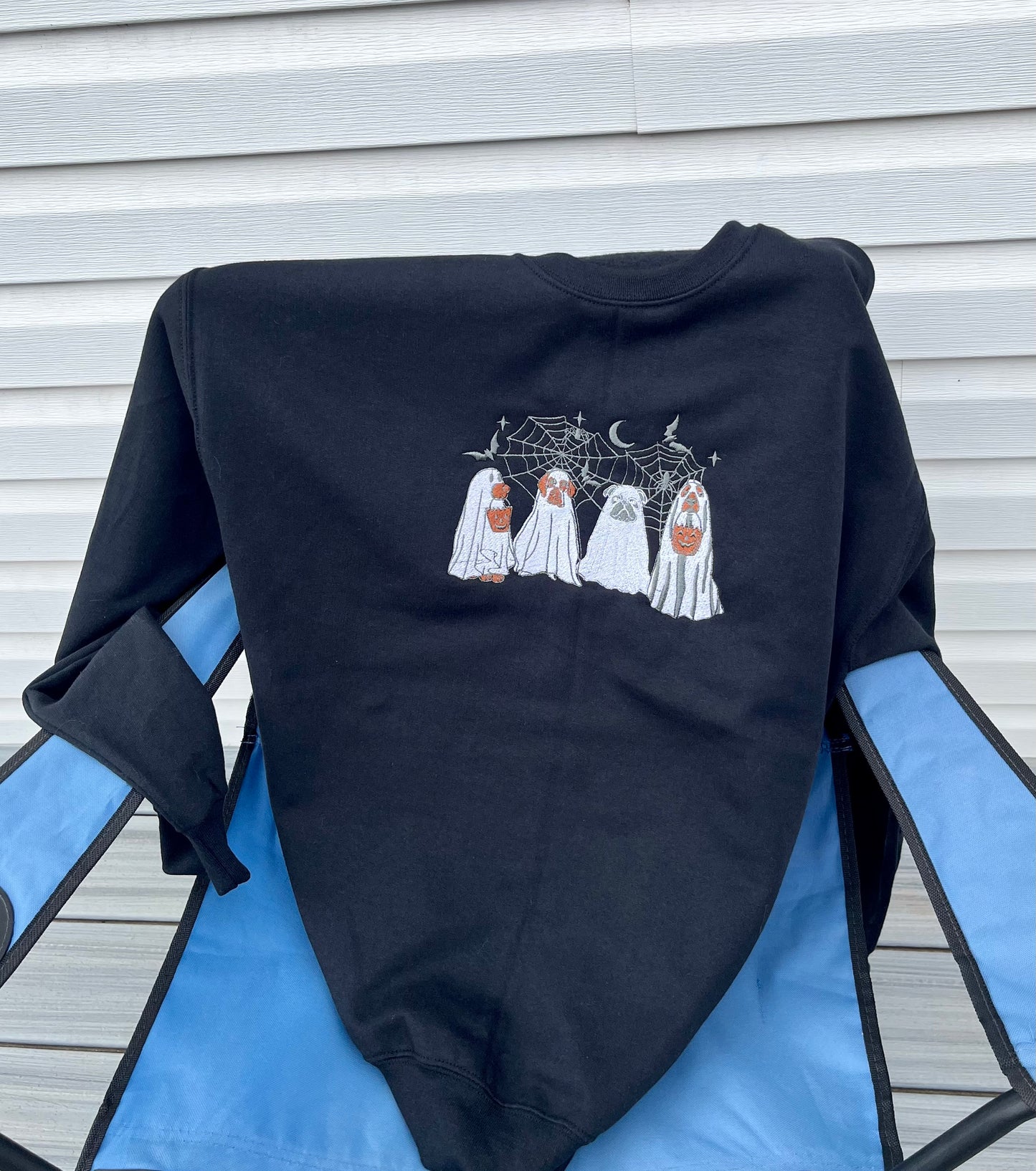 Ghost dogs embroidered crewneck