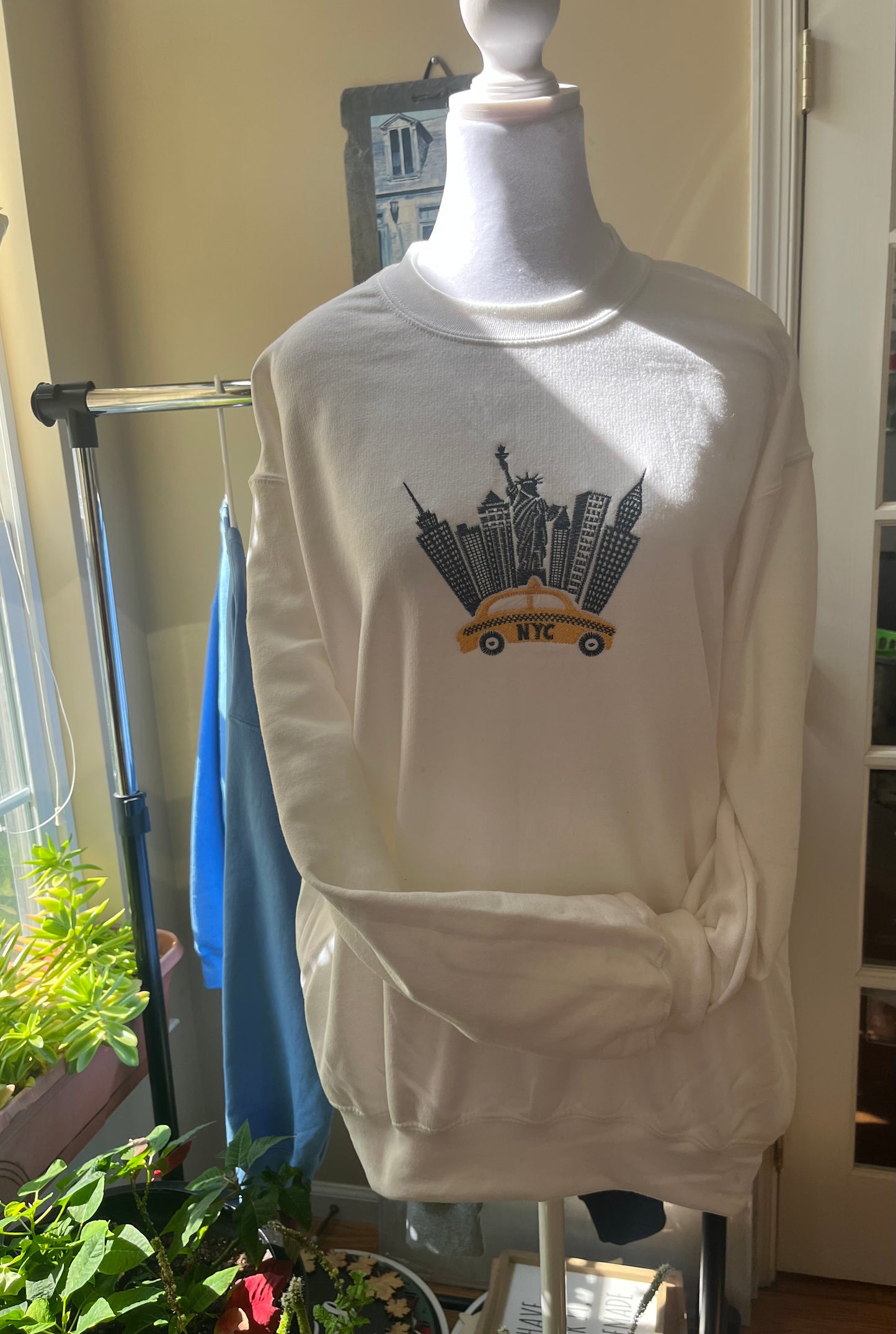 New York City and Yellow Cab embroidered crew neck