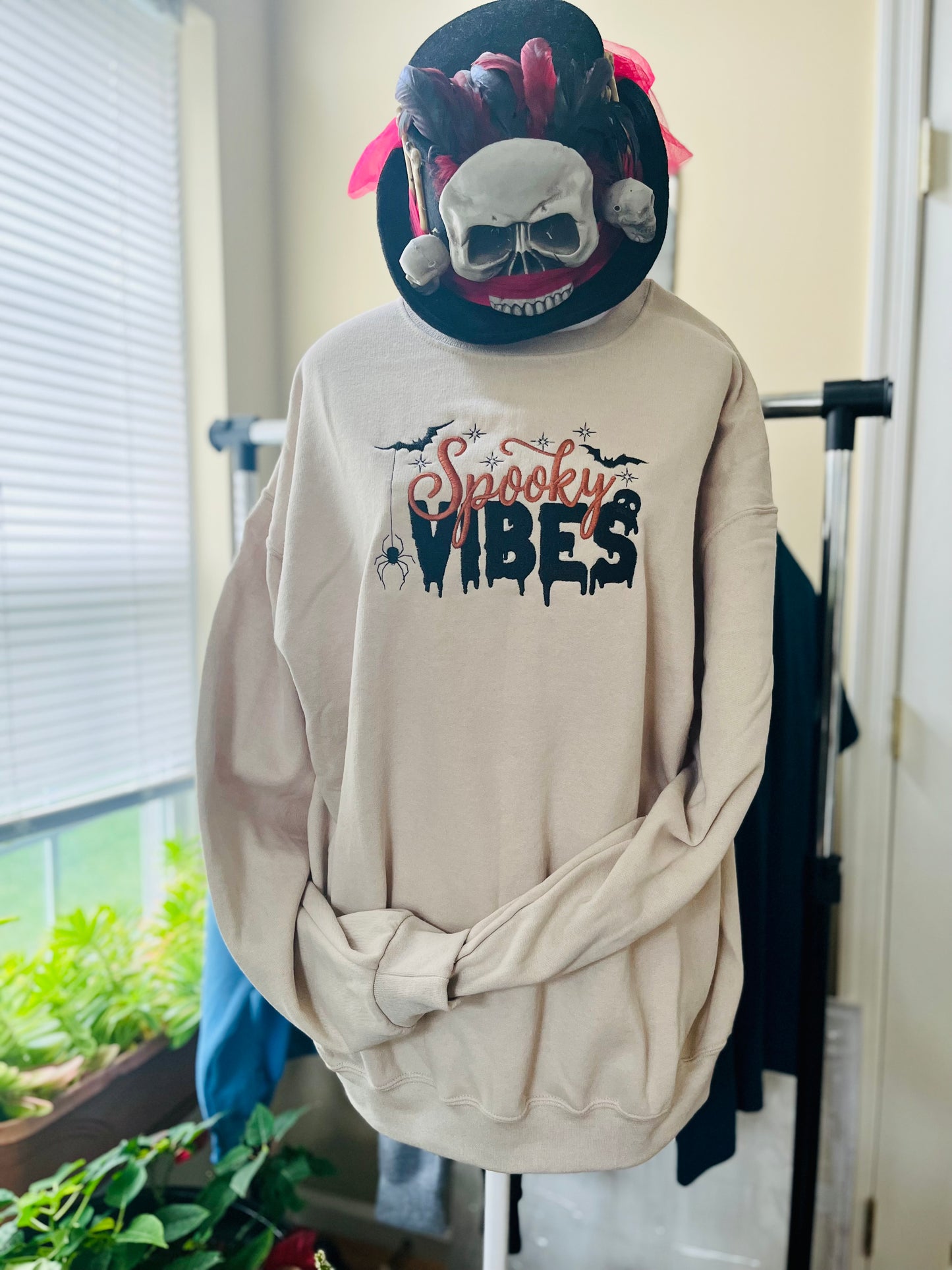 Spooky Vibes embroidered crew neck