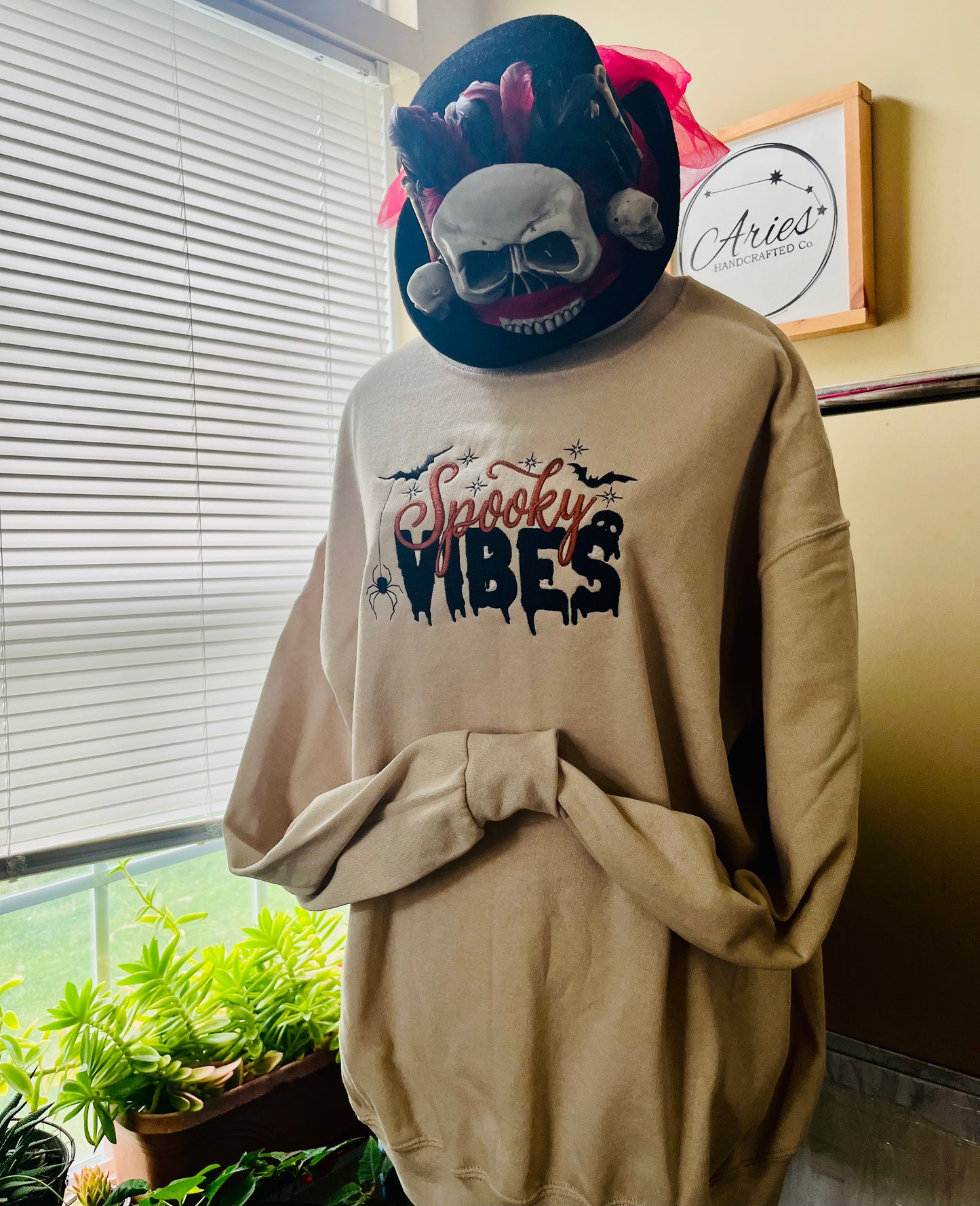 Spooky Vibes embroidered crew neck