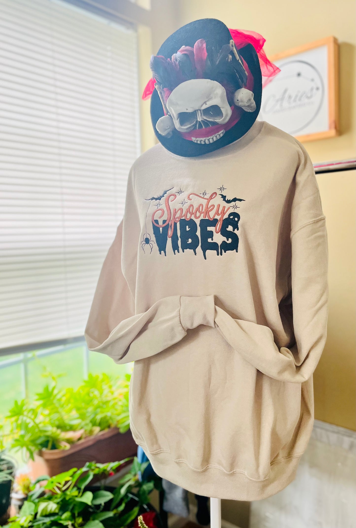 Spooky Vibes embroidered crew neck