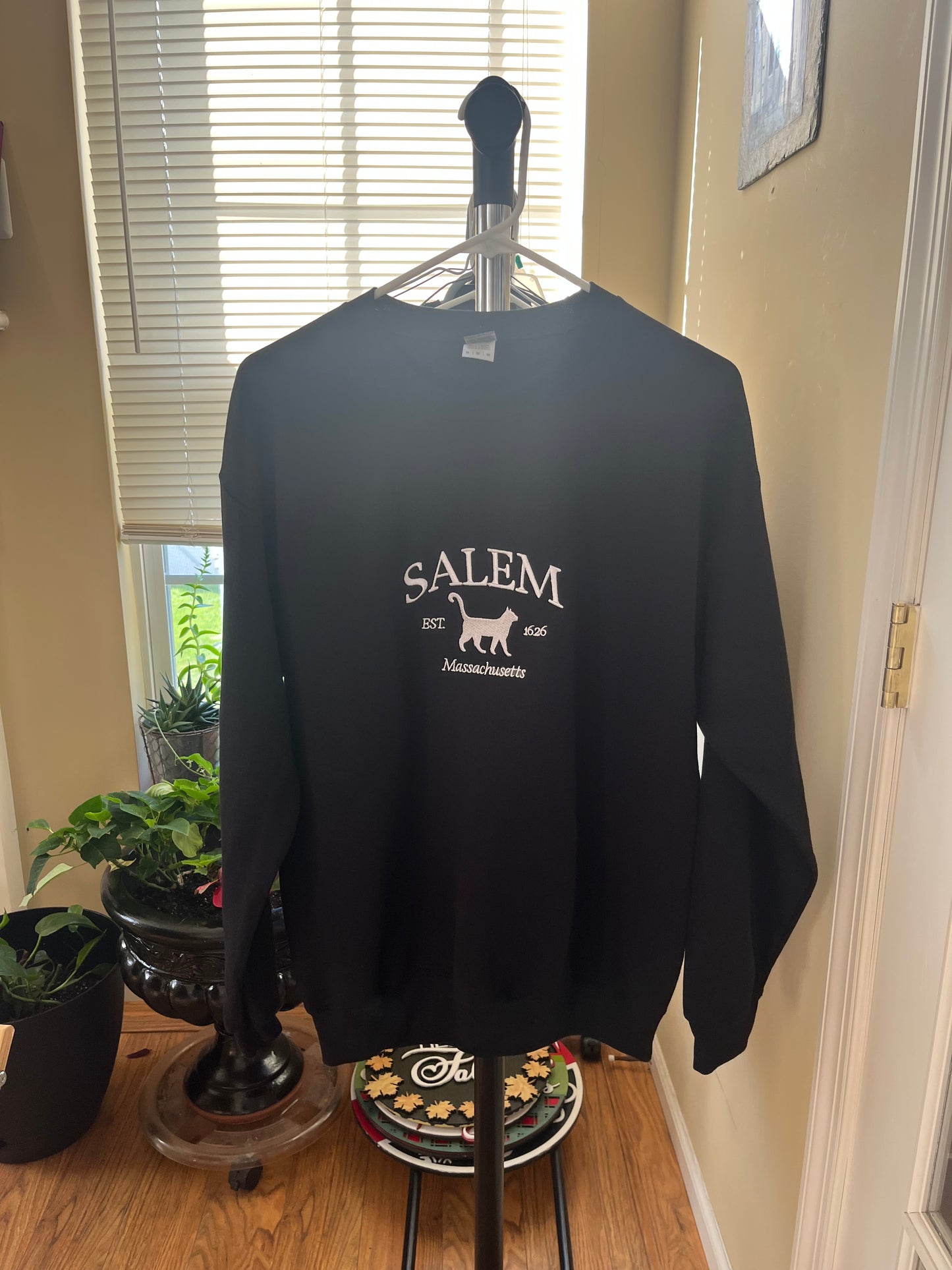 Salem Black Cat city crew sweatshirt long sleeve black cotton blend