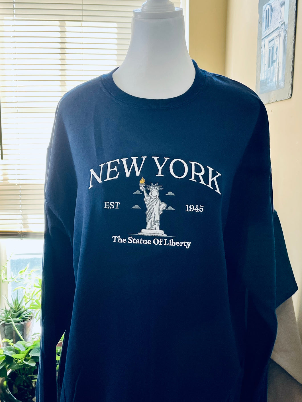 Embroidered crewneck sweatshirt New York City Statue of Liberty