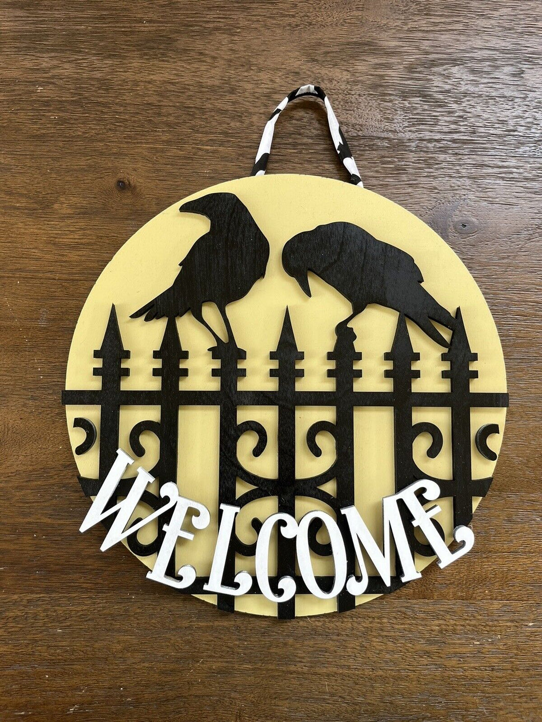 Welcome door sign two black ravens standing on a fence round laser cut door decor for Halloween